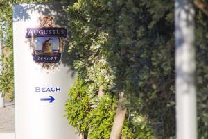 Certifikát, hodnocení, plakát nebo jiný dokument vystavený v ubytování Augustus Resort