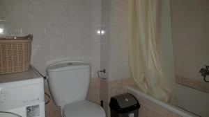 Kúpeľňa v ubytovaní Errathens Wheat Apartment - Athens Center, 3 BD, 1 BATH
