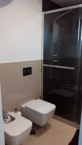 Phòng tắm tại Ocean Front Apartment (WiFi)