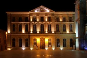 Fotografie z fotogalerie ubytování L'Annexe Plaisance - Hôtel Non Climatisé v destinaci Saint-Maximin-la-Sainte-Baume + 24 fotografií