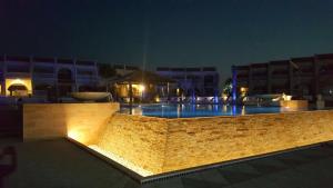 สระว่ายน้ำที่อยู่ใกล้ ๆ หรือใน Barracuda Resort