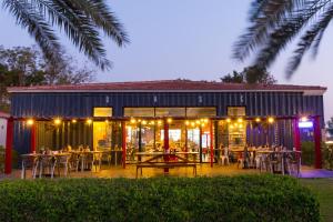 ห้องอาหารหรือที่รับประทานอาหารของ Barracuda Resort