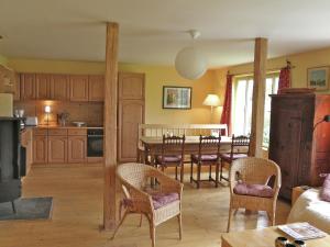 Imagem da galeria de An eight person holiday home on a 1600 hectare em Tachov