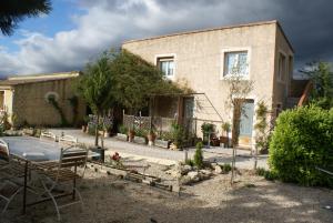 Gallery image of Les Romarins in Crestet