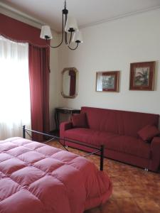 A seating area at Chiantirooms Guesthouse