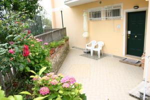 A balcony or terrace at B&B La Baia Di Fiascherino citr01101sei-BEB-0011