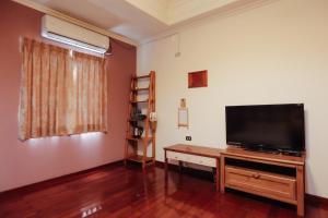 TV a/nebo společenská místnost v ubytování Jia Lin Homestay