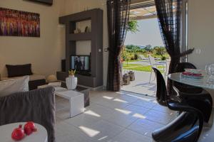 A seating area at Villa Lefteris