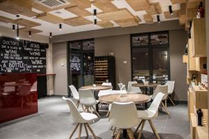 Lounge nebo bar v ubytování Wine Hotel Chisinau