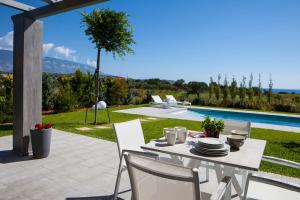 The swimming pool at or close to Villa Lefteris