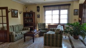 A seating area at Hotel Valle Las Luiñas