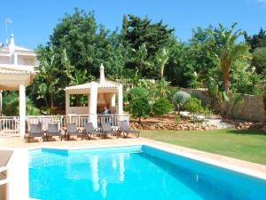 Gallery image of Lavish Villa with Private Swimming Pool in Sesmarias
