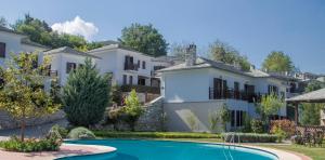 Bazén v ubytování Hotel Pelion Resort nebo v jeho okolí