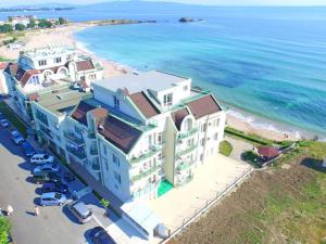 an aerial view of a building on the beach at Lozenetz Beach Apartments in Lozenets