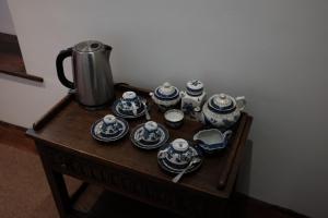 Coffee and tea making facilities at Raise Cottage