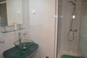 Koupelna v ubytování Luxury Apartments Zana