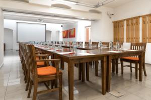 Reštaurácia alebo iné gastronomické zariadenie v ubytovaní OREA Hotel Arigone Olomouc