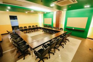 A área empresarial e/ ou a sala de conferências de Go Hotels Tacloban