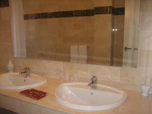 
Un baño de Royal Suites Marbella
