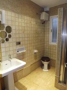Koupelna v ubytování Apartamento Completo Boquerón de Granada