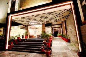 Exteriér nebo vchod ubytování Pinnacle by Click Hotels, Lucknow