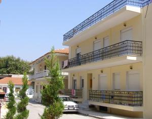 Gallery image of Tatiana`s apartments in Stavros