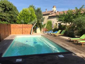 Piscina di Chambres d'Hôtes du Clos Semper Felix o nelle vicinanze