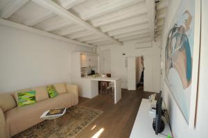 Televízia a/alebo spoločenská miestnosť v ubytovaní B&B Suite Home Trani