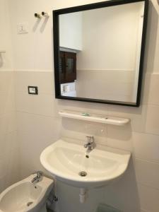 Φωτογραφία από το άλμπουμ του IRON GATE MARINA3B σε Sarzana