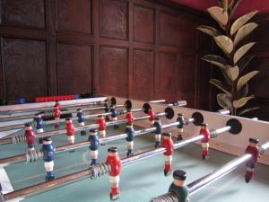 eine Gruppe von Schachzügen auf dem Tisch in der Unterkunft Appealing holiday home in Malm dy with indoor pool in Malmedy