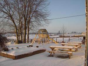 Family Escape in Heppenbach talvel