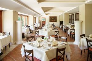 Un restaurante u otro lugar para comer en Allegro Playacar - All Inclusive Resort