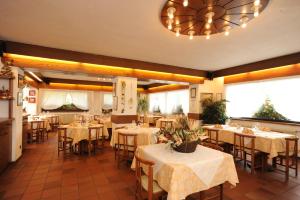 Restaurace v ubytování Hotel Compet