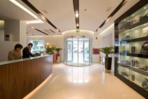 Hosté ubytování Card International Hotel
