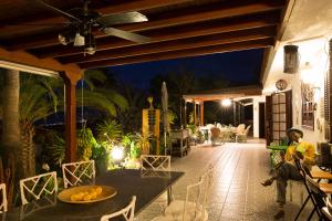 A patio or other outdoor area at Casa Flores Finca Alcalá