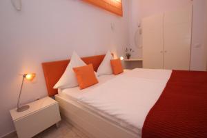 A bed or beds in a room at Casa Flores Finca Alcalá