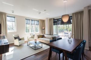 Posezení v ubytování Mezger Lodges