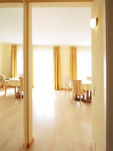 Predel za sedenje v nastanitvi Hotel Garni Golf