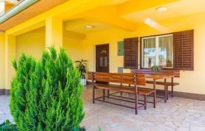 Fotografie z fotogalerie ubytování Holiday Home Grande v destinaci Grandići