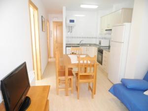 Kuchyňa alebo kuchynka v ubytovaní Apartamentos rurales Benafer