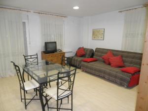 Posedenie v ubytovaní Apartamentos rurales Benafer