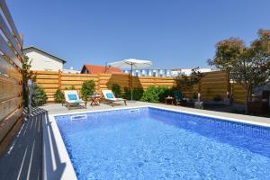 Bazén v ubytovaní Villa Šima- luxury apartment with private pool alebo v jeho blízkosti