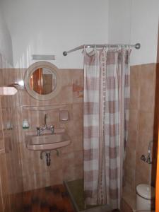 Ένα μπάνιο στο Rubini Rooms