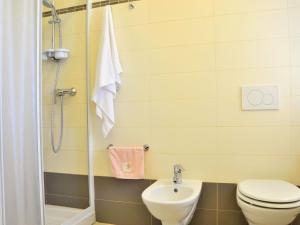 A bathroom at Holiday Home in Lazise near Lake Garda