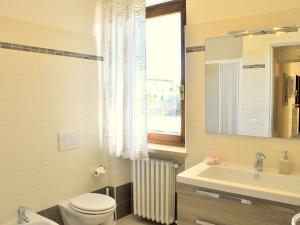A bathroom at Holiday Home in Lazise near Lake Garda