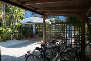Radfahren an der Unterkunft Hotel Villamare oder in der Nähe