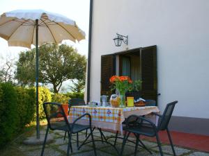 Zahrada ubytování Spacious Farmhouse in Pienza with Swimming Pool