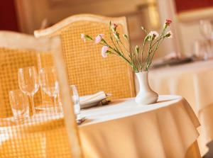 Nápoje v ubytování Logis Hôtel Restaurant L'Ile de Sées