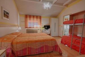 Postel nebo postele na pokoji v ubytování Hotel Europa - Sorico