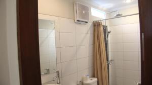 Ένα μπάνιο στο Wisna House +39 φωτογραφίες